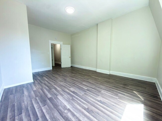 Building Photo - 1030 Considine Ave