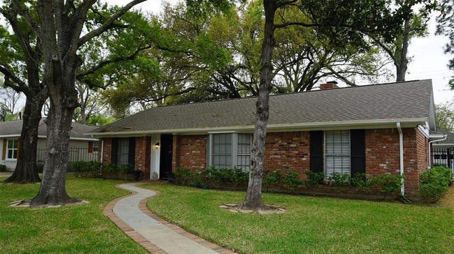 Building Photo - 1826 Chimney Rock Rd