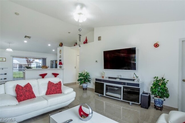 Building Photo - 1228 NW 14th Pl