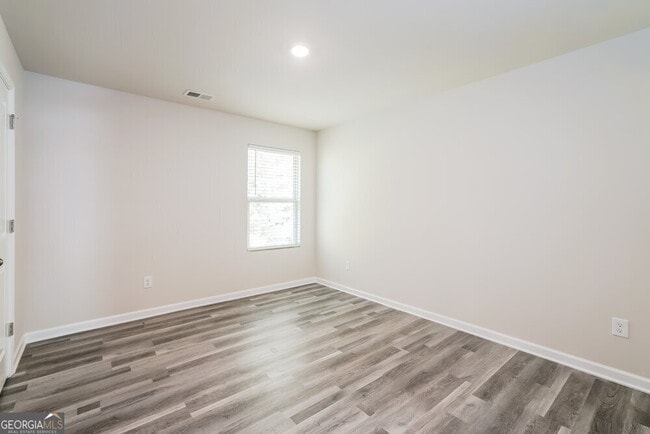 Building Photo - 444 Clematis Court