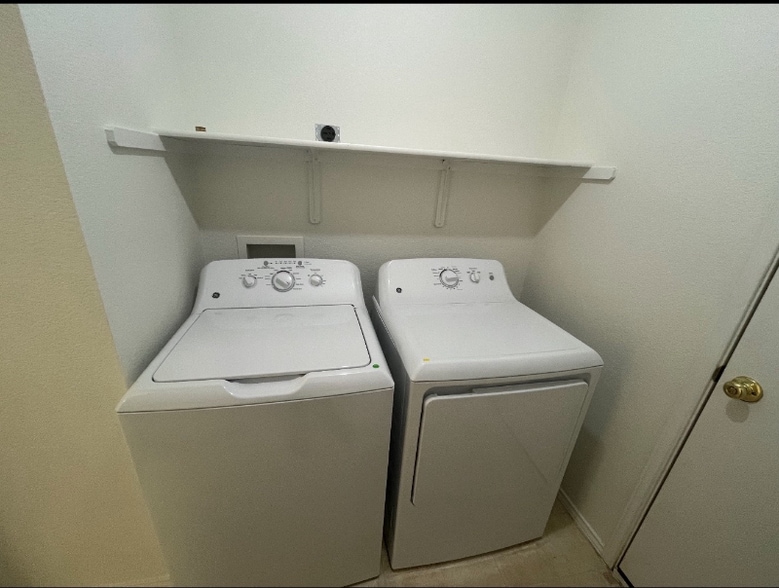 Building Photo - 203 Brooke St