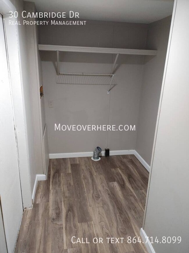 Building Photo - 30 Cambridge Dr