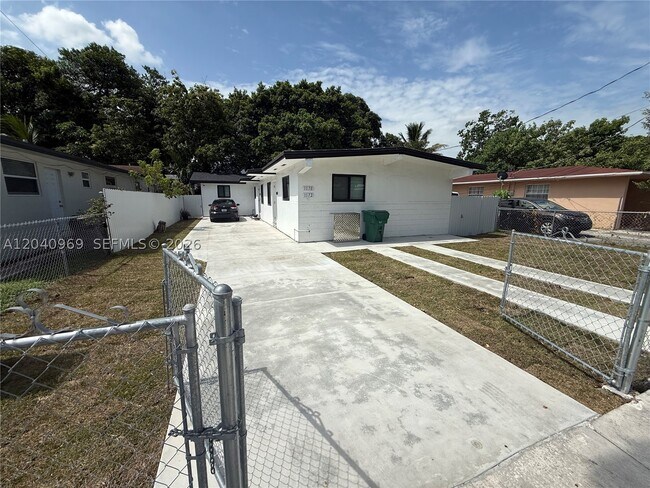 Building Photo - 1170 NW 25th St