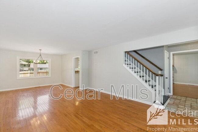 Building Photo - 373 S Covington St
