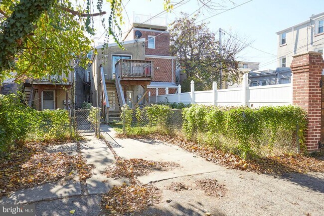 Building Photo - 762 Carroll St