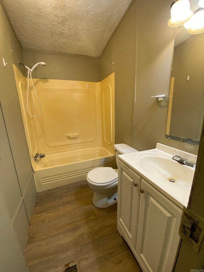 Building Photo - 12124 Loganberry Dr
