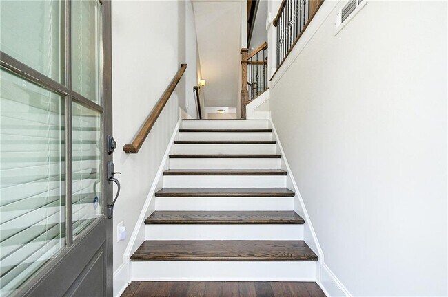 Building Photo - 1299 Linden Ct