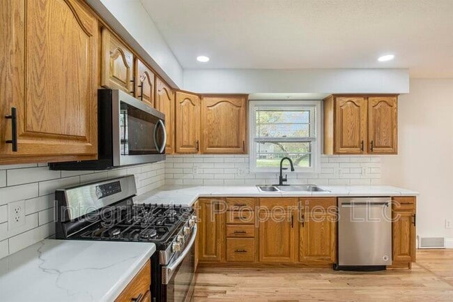 Building Photo - 9512 W 56th Terrace