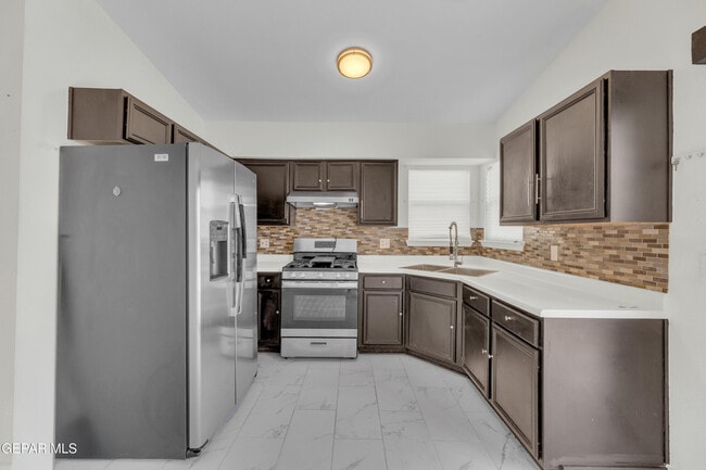 Building Photo - 536 Achim Dr