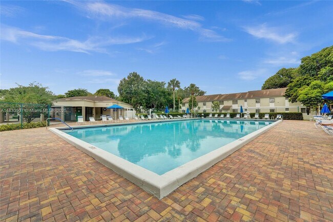 Building Photo - 106 Gardens Dr