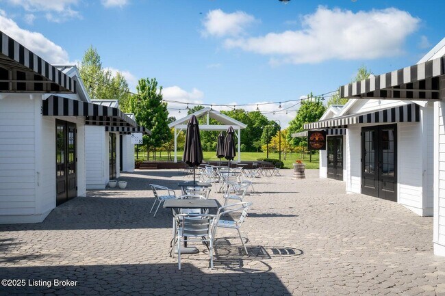 Building Photo - 10719 Jimson St