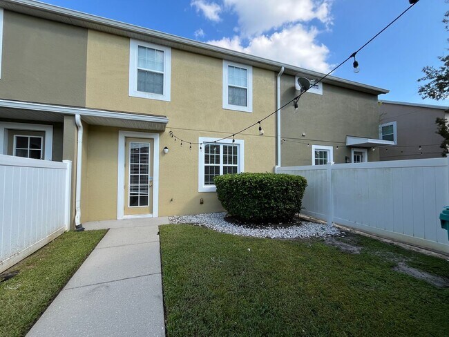 Building Photo - 3/2 Townhome at Water's Edge in Lake Nona