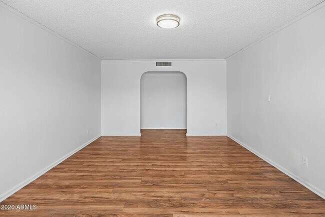 Building Photo - 1664 E Del Rio Dr
