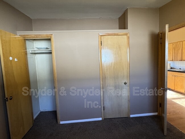 Building Photo - 2350 Newton St