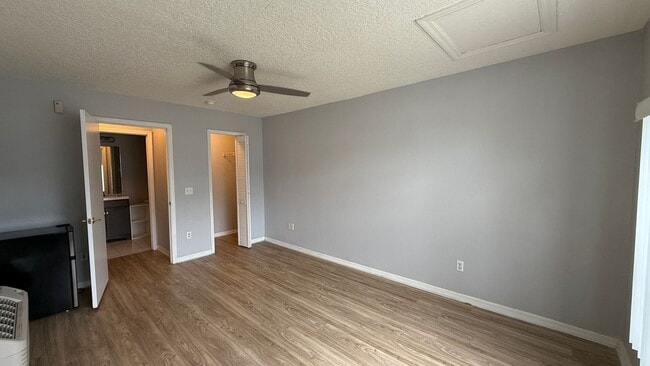 Building Photo - 120 Coco Plum Dr