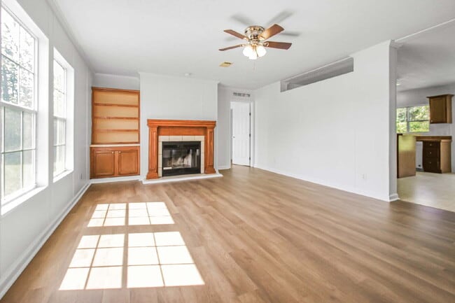 Building Photo - Mobile Home For Rent