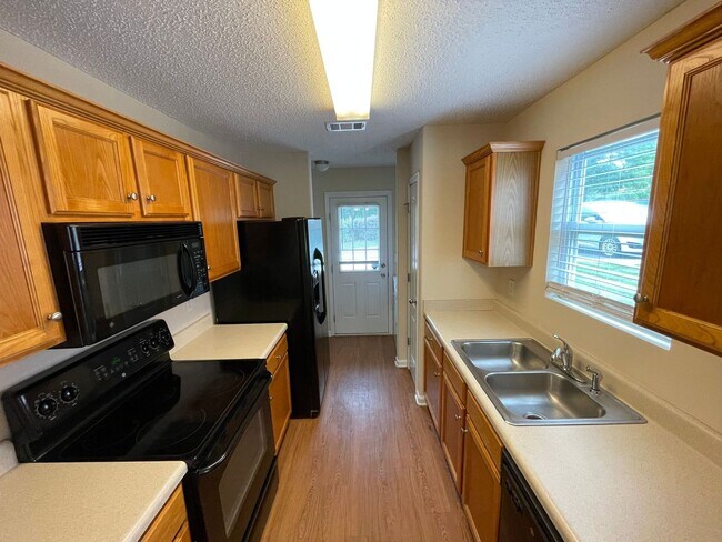 Building Photo - 211 Katydid Dr