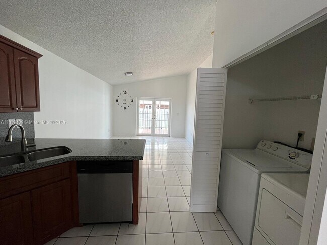 Building Photo - 2682 W 74th Terrace
