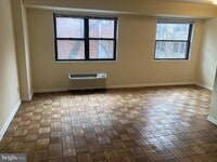 Building Photo - 1801 Clydesdale Pl NW