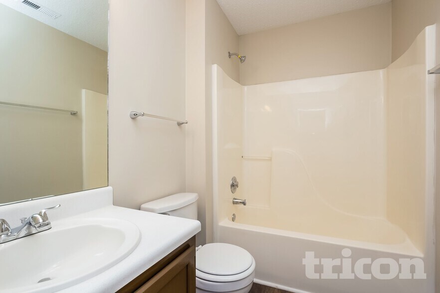 Building Photo - 53 Abbington Ln