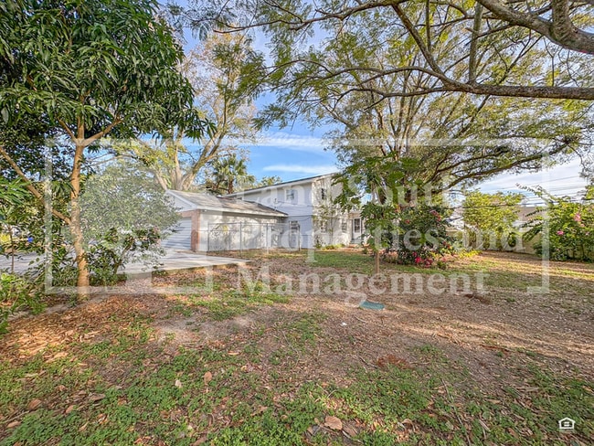 Building Photo - 1631 Monterey Ln