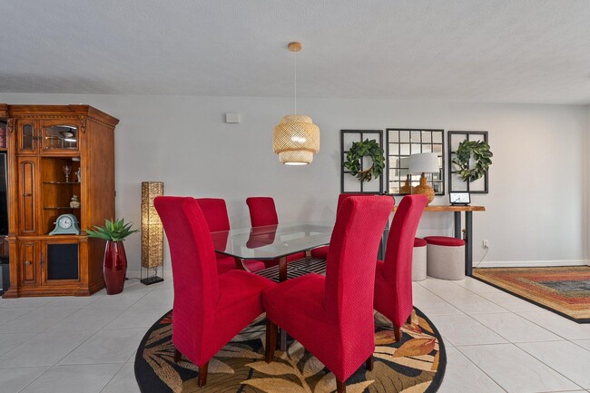 Building Photo - 2186 SE Wild Meadow Cir