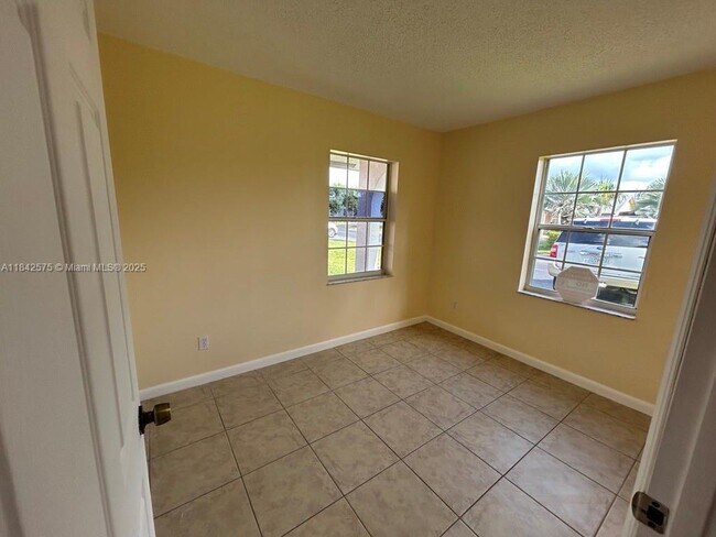 Building Photo - 12752 SW 250th Terrace