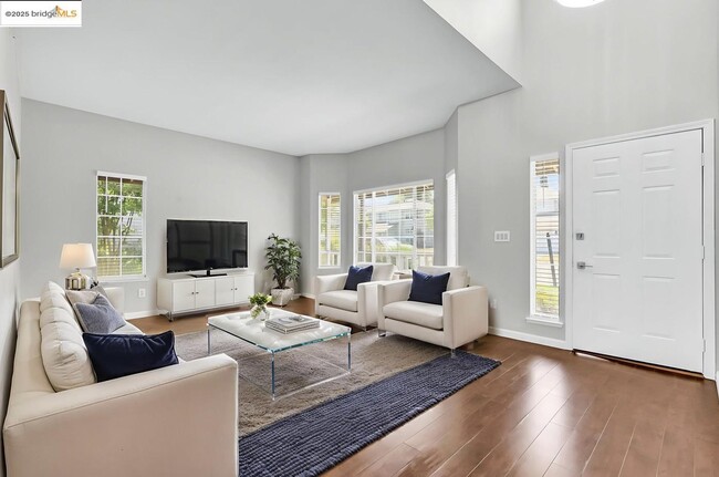 Building Photo - 9438 Tuscany Cir