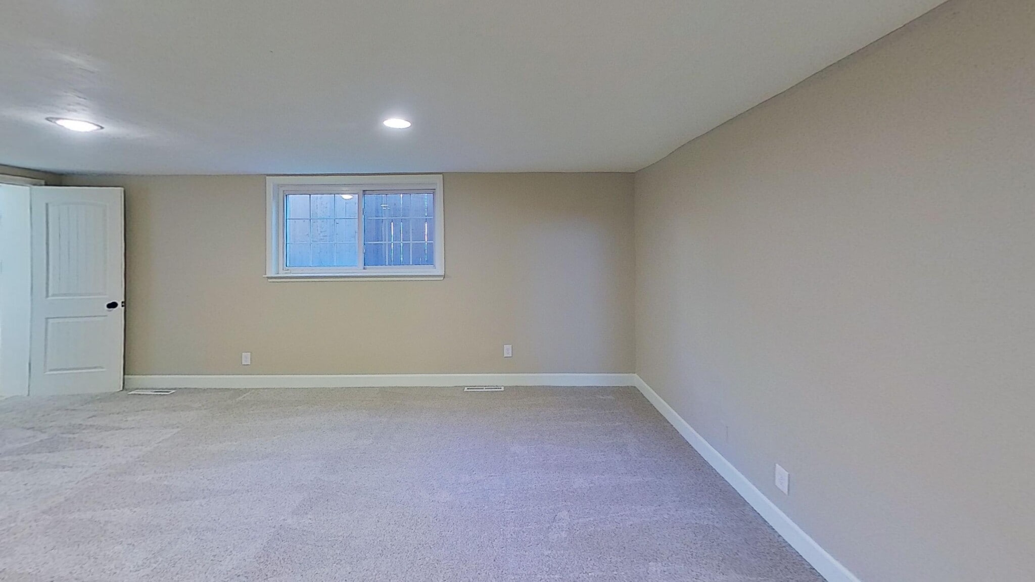 Building Photo - 1105 N Monaco Street Pky