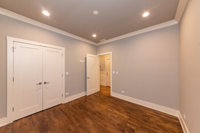 Building Photo - 4021 S Ellis Ave