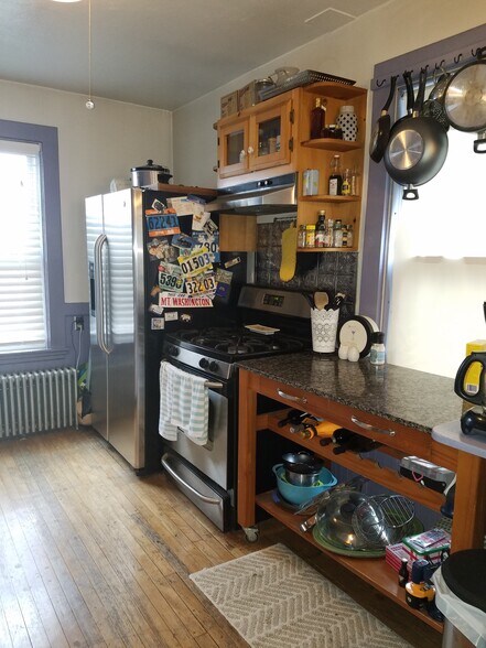 Building Photo - 19 Rogers St