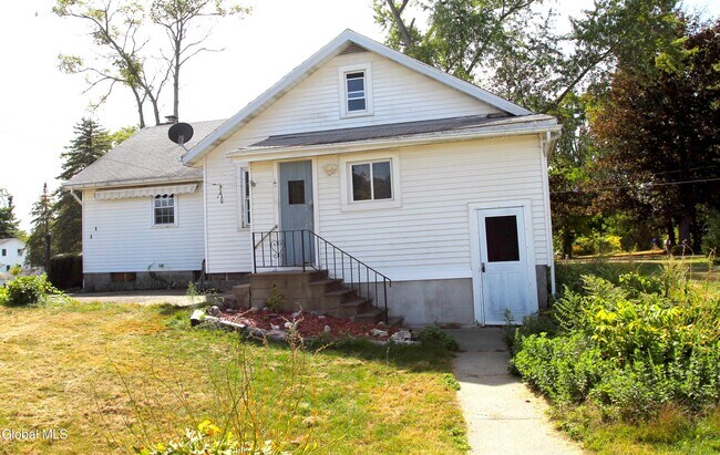 Building Photo - 2415 W Old State Rd