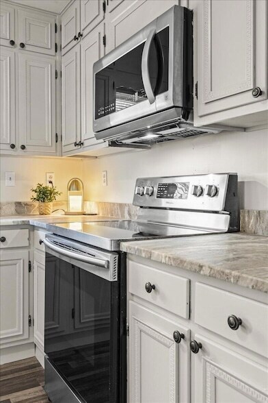 Building Photo - 9121 Potomac Dr