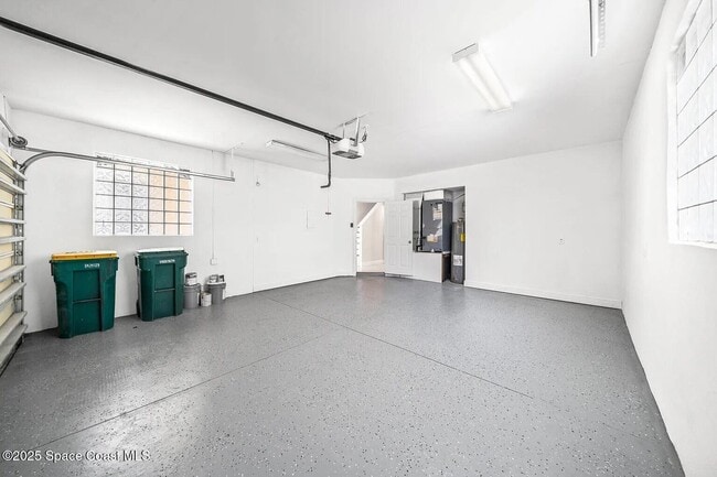 Building Photo - 2552 N Hwy A1A