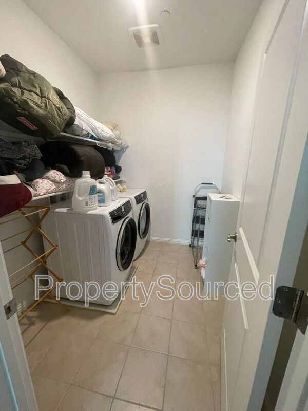 Building Photo - 2703 Rabbit Holw Dr