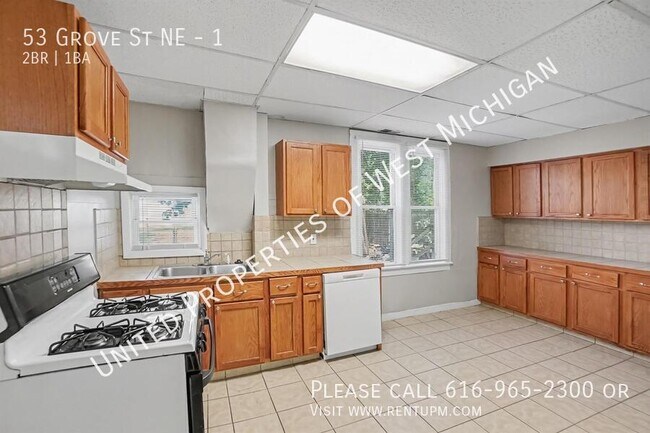 Building Photo - 53 Grove St NE