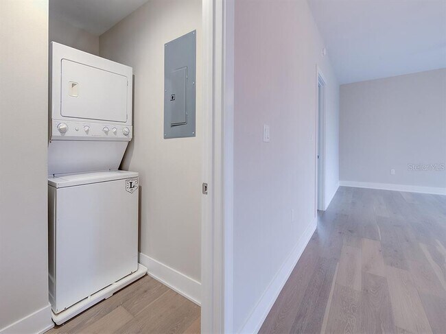 Building Photo - 199 Dali Blvd