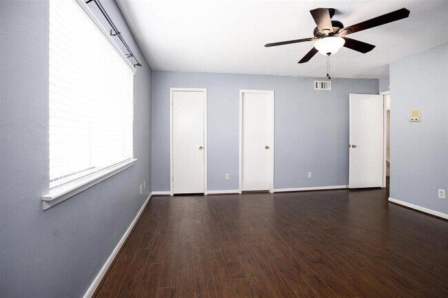 Building Photo - 1300 Augusta Dr