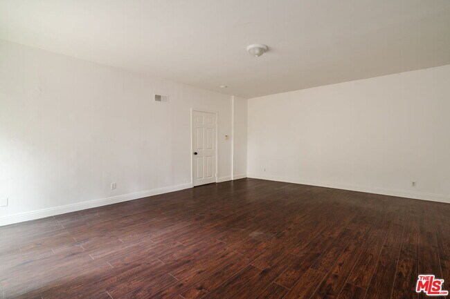 Building Photo - 728 Montecito Dr