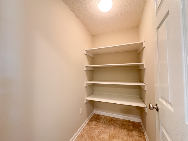 Building Photo - 1159 Bartlett Dr
