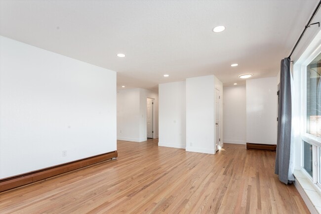 Building Photo - 1465 S Eaton St