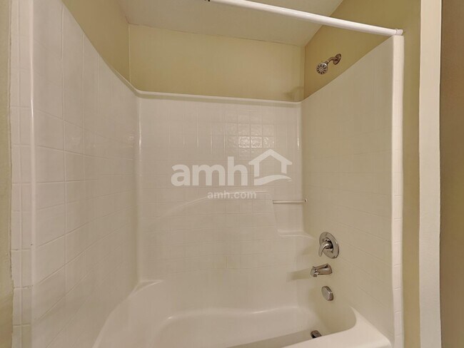 Building Photo - 1014 Brenton Leaf Dr