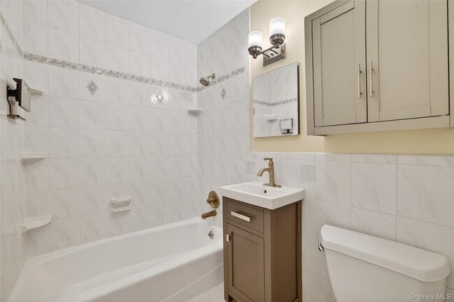 Building Photo - 107 Nottingham Rd