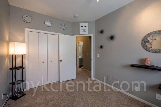 Building Photo - 1201 N Mart-way Dr