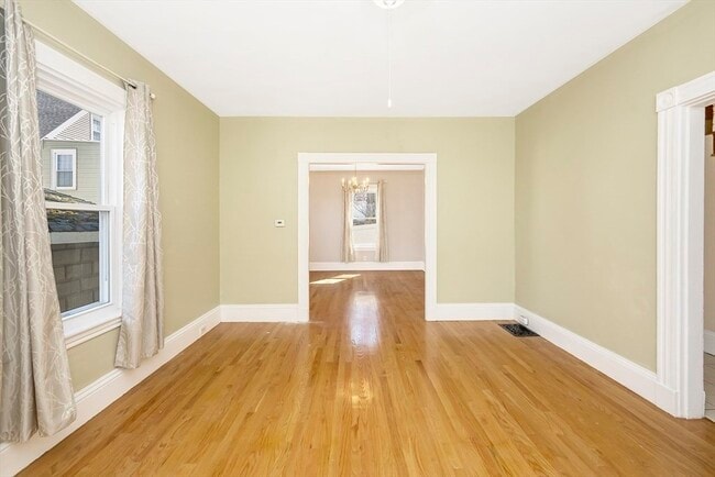 Building Photo - 16 Oak Grove Terrace