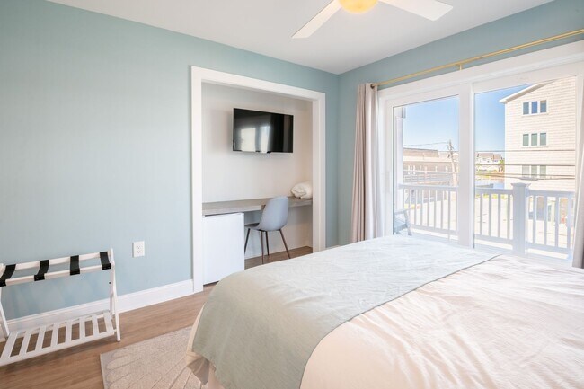 Building Photo - PERFECT BEACH GETAWAY - AVAILABLE JAN-May ...