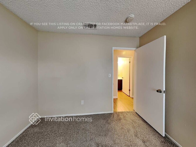 Building Photo - 1373 San Miguel Dr