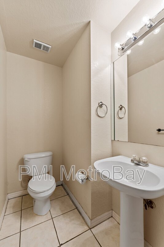 Building Photo - 5039 Sunridge Palms Dr