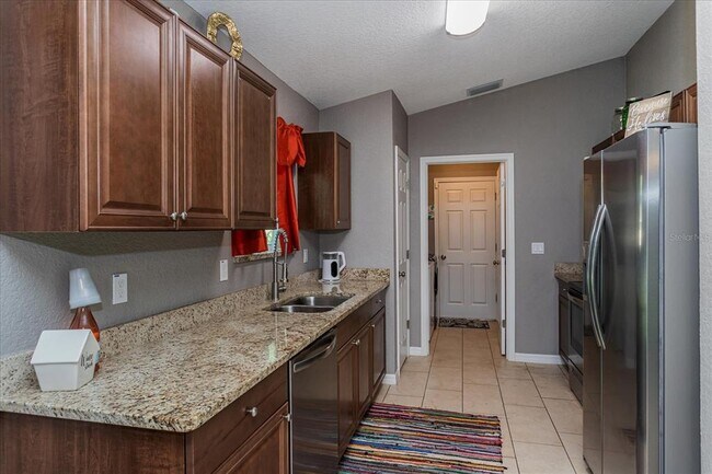 Building Photo - 5056 NW 61st Ave