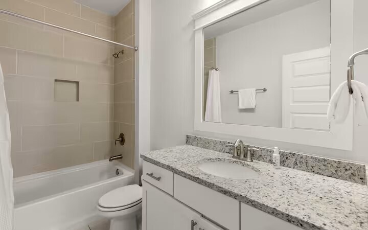 Building Photo - 318 Grande Pointe Cir